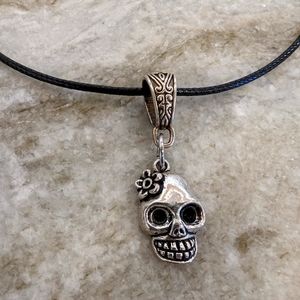 Skull Medieval Necklace 16" NWT